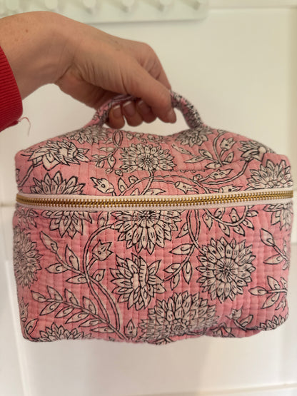 The Carryall Vanity - Pale Pink