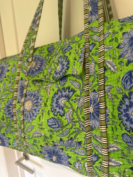 The Weekend Bag - The Aurora