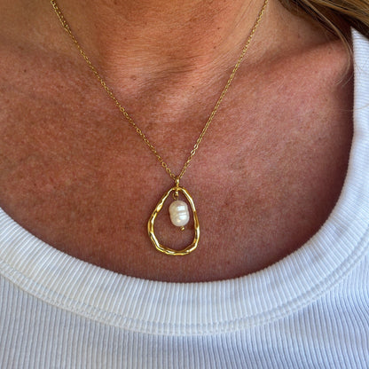 Pearl Pendant Necklace - Gold COMING SOON