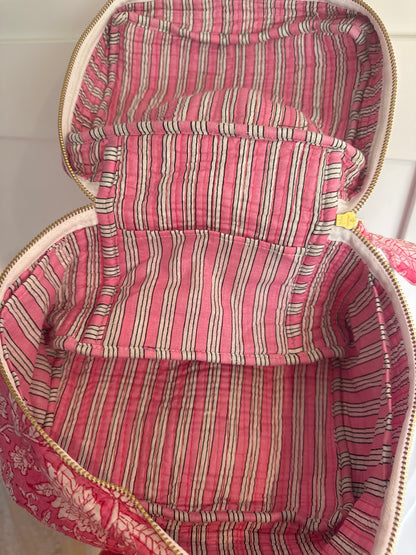 The Carryall Vanity - Bright Pink