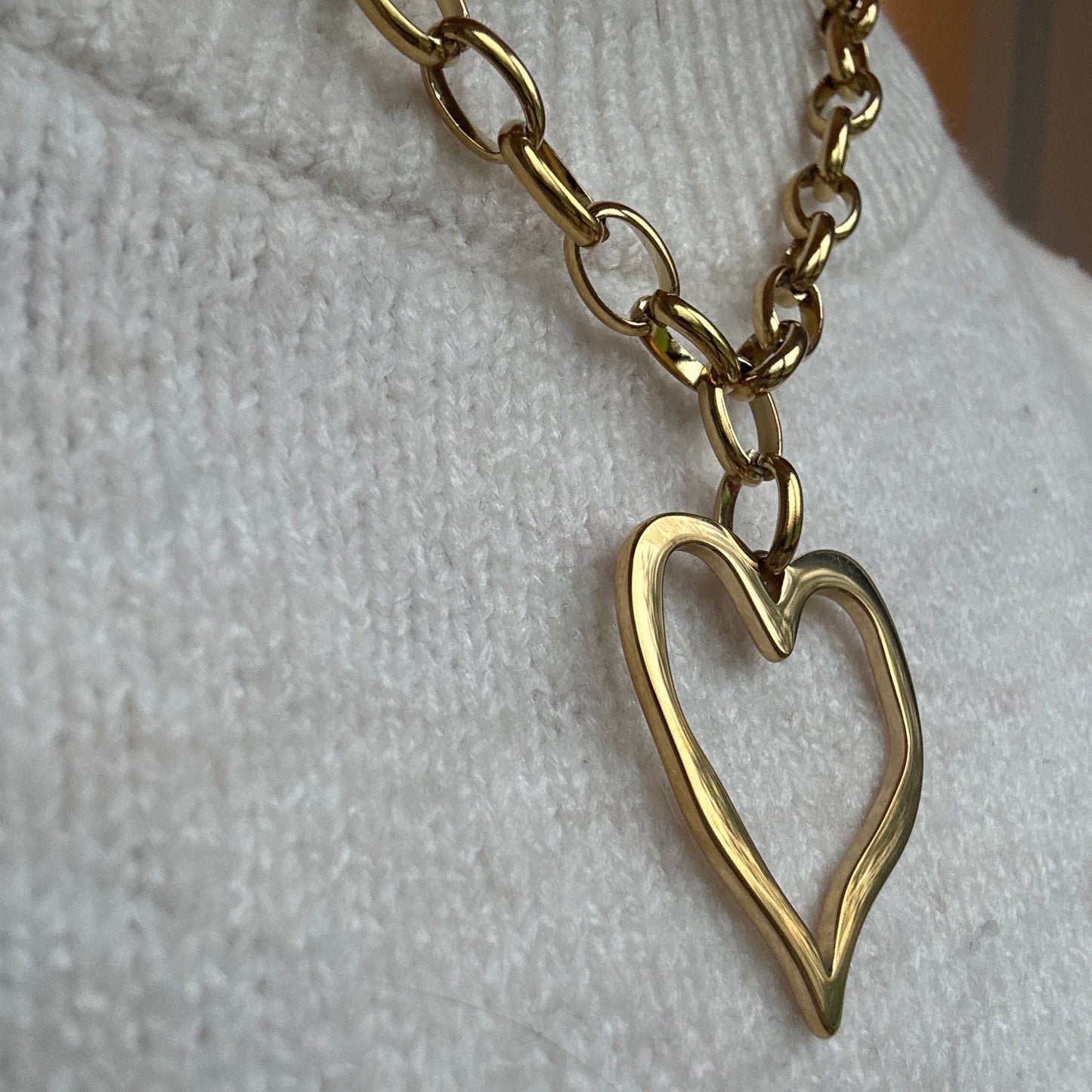 Love Heart Link Necklace - Gold