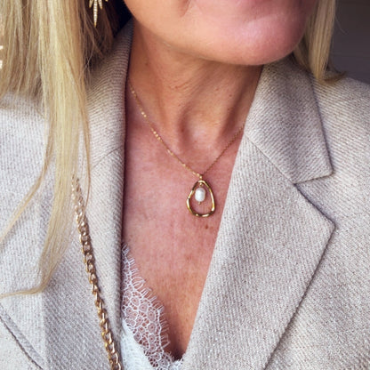 Pearl Pendant Necklace
