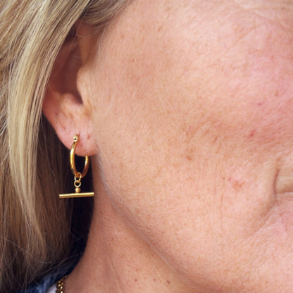 Simple T Bar Hoops Earrings - Gold