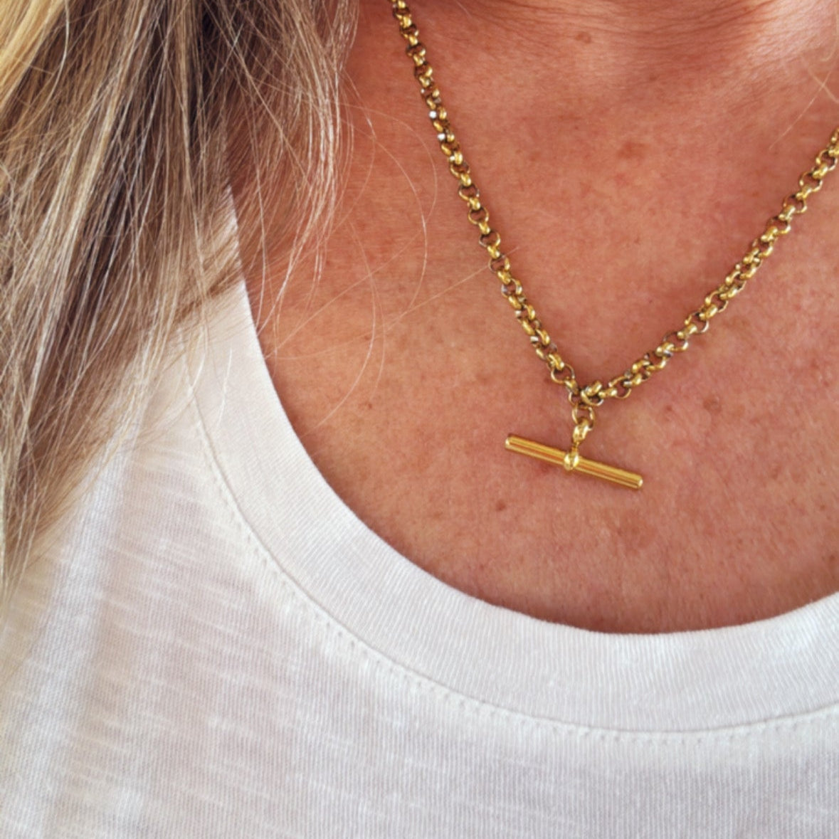 Hannah's T Bar Necklace - Gold